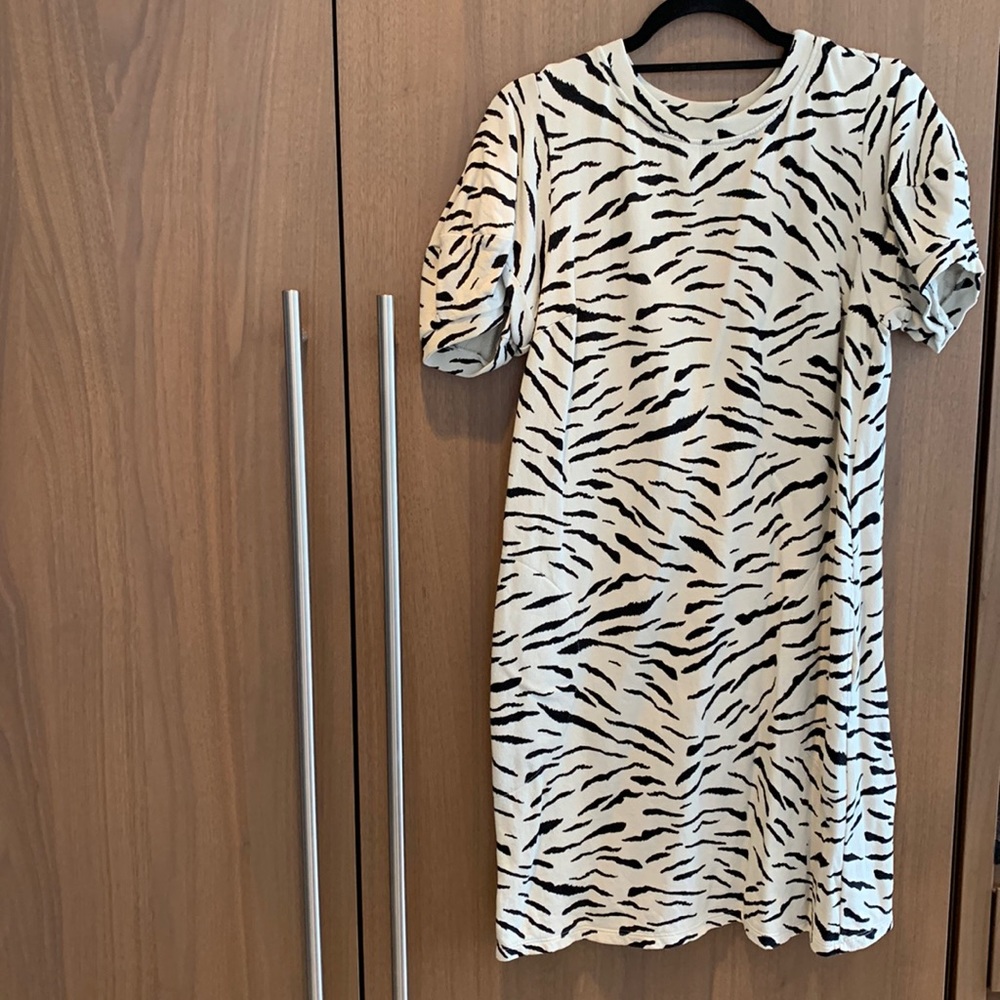 Velvet by Graham & Spencer Sweatshirt Dress